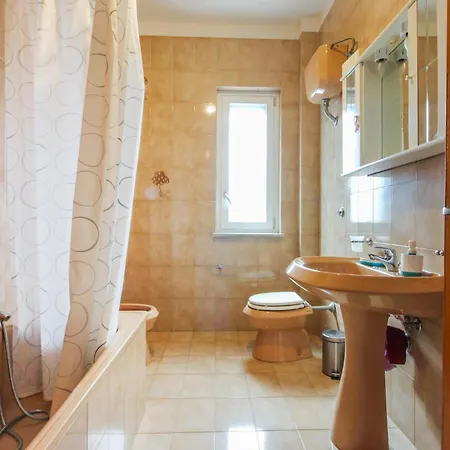 Awesome In With Kitchen Apartmán